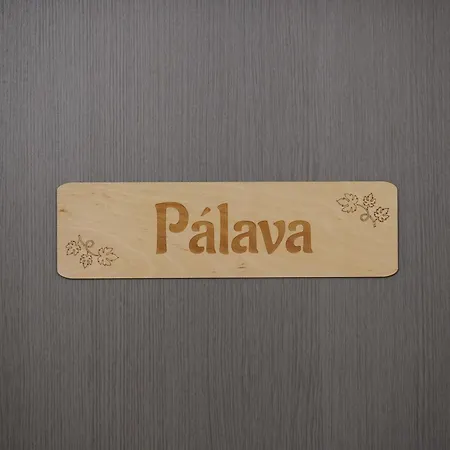 S Chutí Vína *